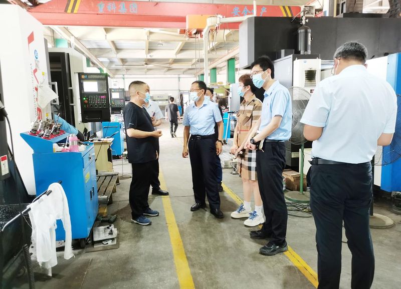 熱烈歡迎市領(lǐng)導蒞臨邦恩機械參觀指導